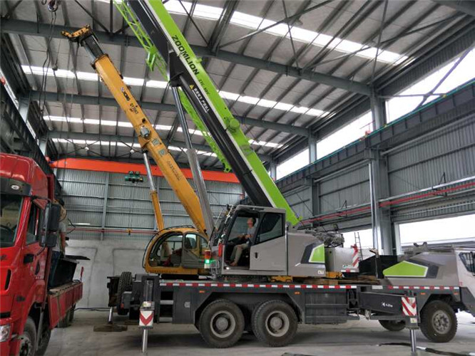 四川高空车出租需要注意哪些安全事项？